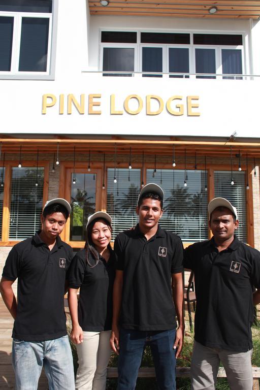 Pine Lodge Malé Esterno foto