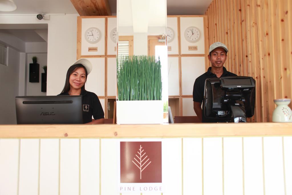 Pine Lodge Malé Esterno foto