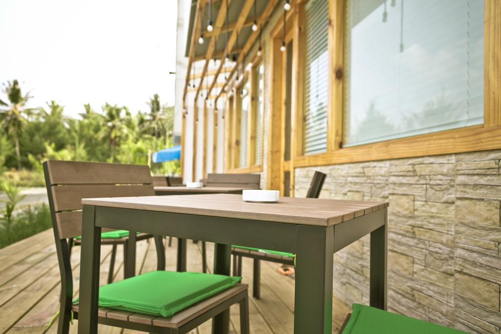 Pine Lodge Malé Esterno foto