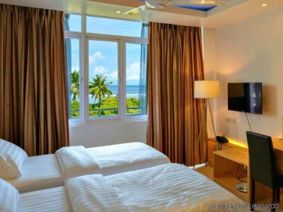Pine Lodge Malé Esterno foto