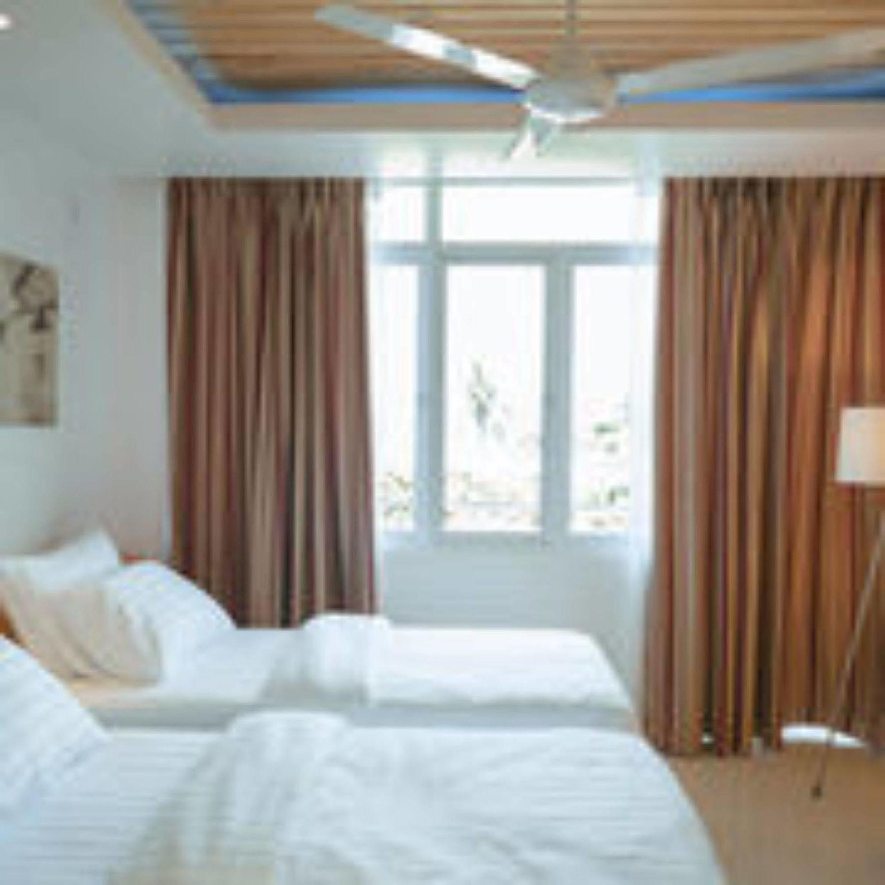 Pine Lodge Malé Esterno foto