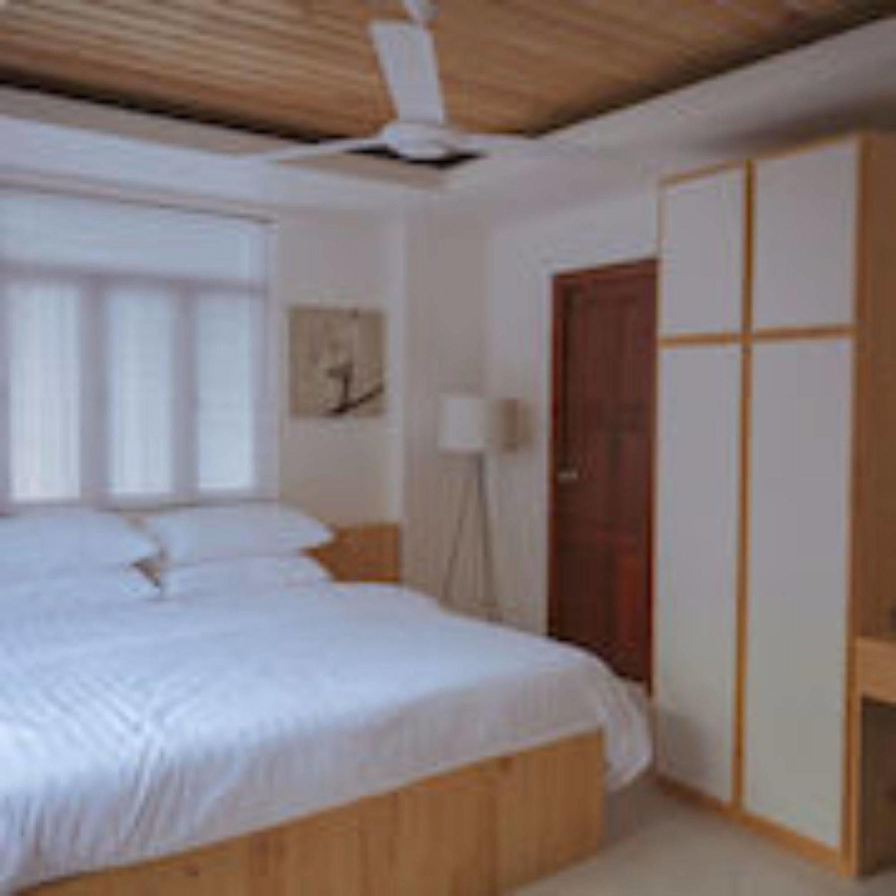Pine Lodge Malé Esterno foto