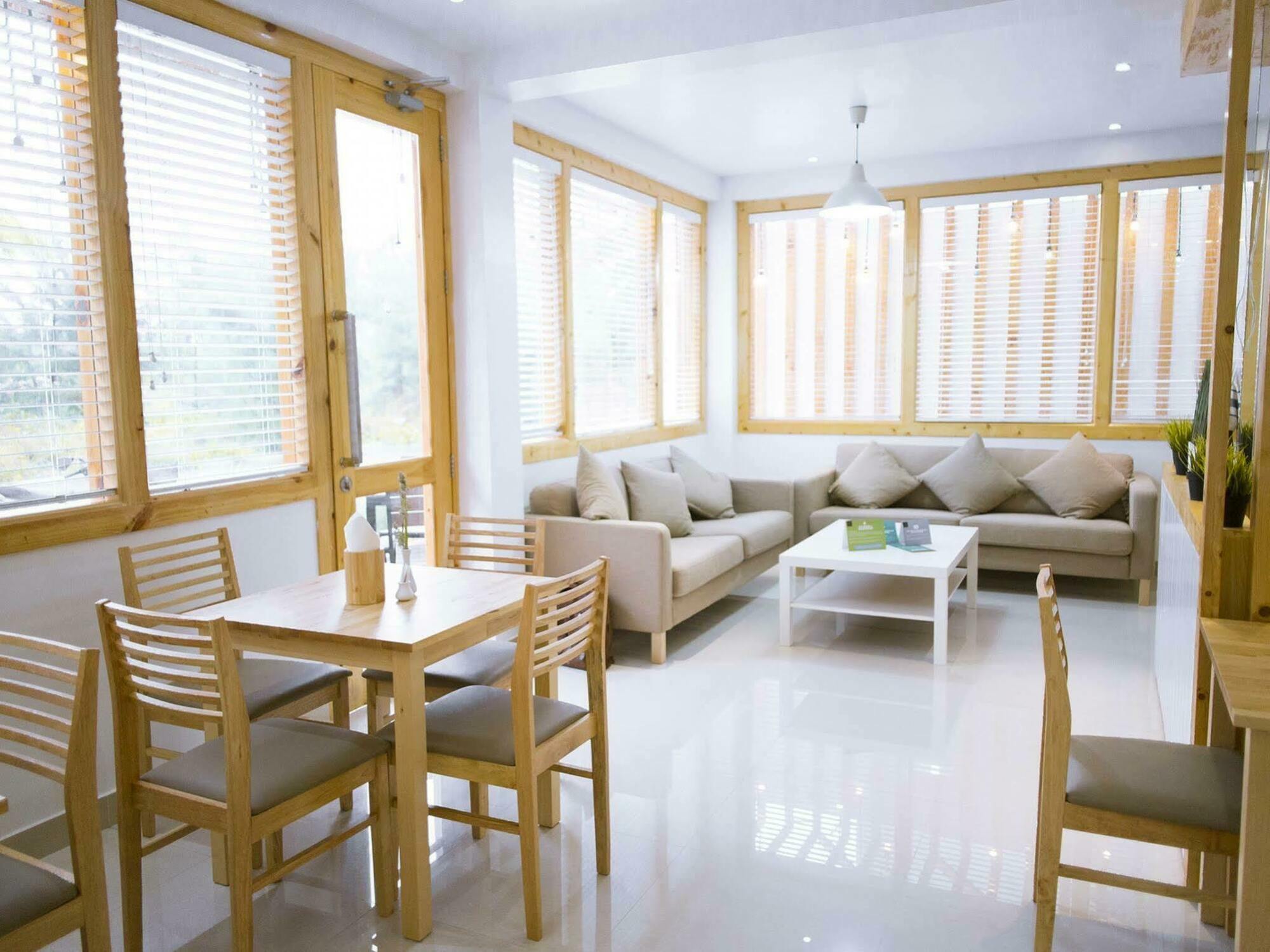 Pine Lodge Malé Esterno foto